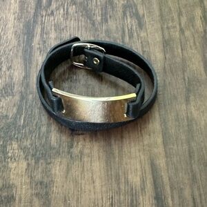 Ann Taylor Mixed leather and gold metal bracelet brand new without tag size 15”